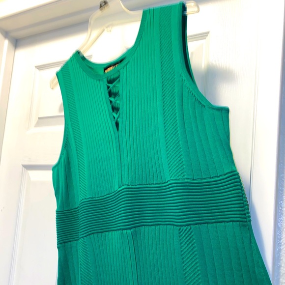 NEW YORK & COMPANY WITH GABRIELLE UNION GREEN KNIT BODYCON MIDI DRESS - SIZE XL - Picture 10 of 15